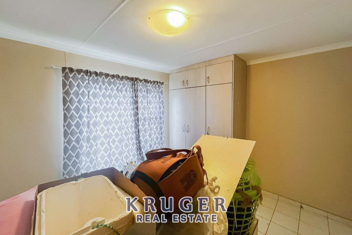 Secure corner unit townhouse for sale - Photo 5