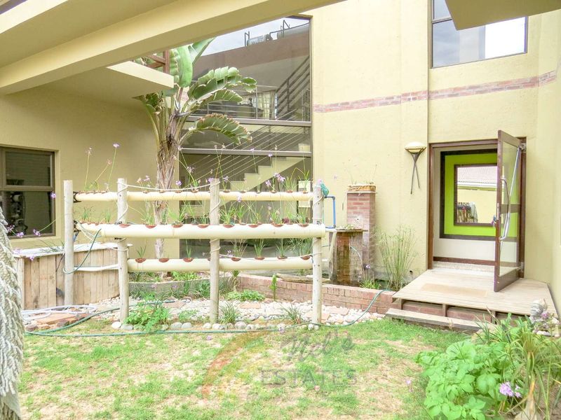 Spacious Family Home For Sale in Vogelstrand, Swakopmund - Photo 2