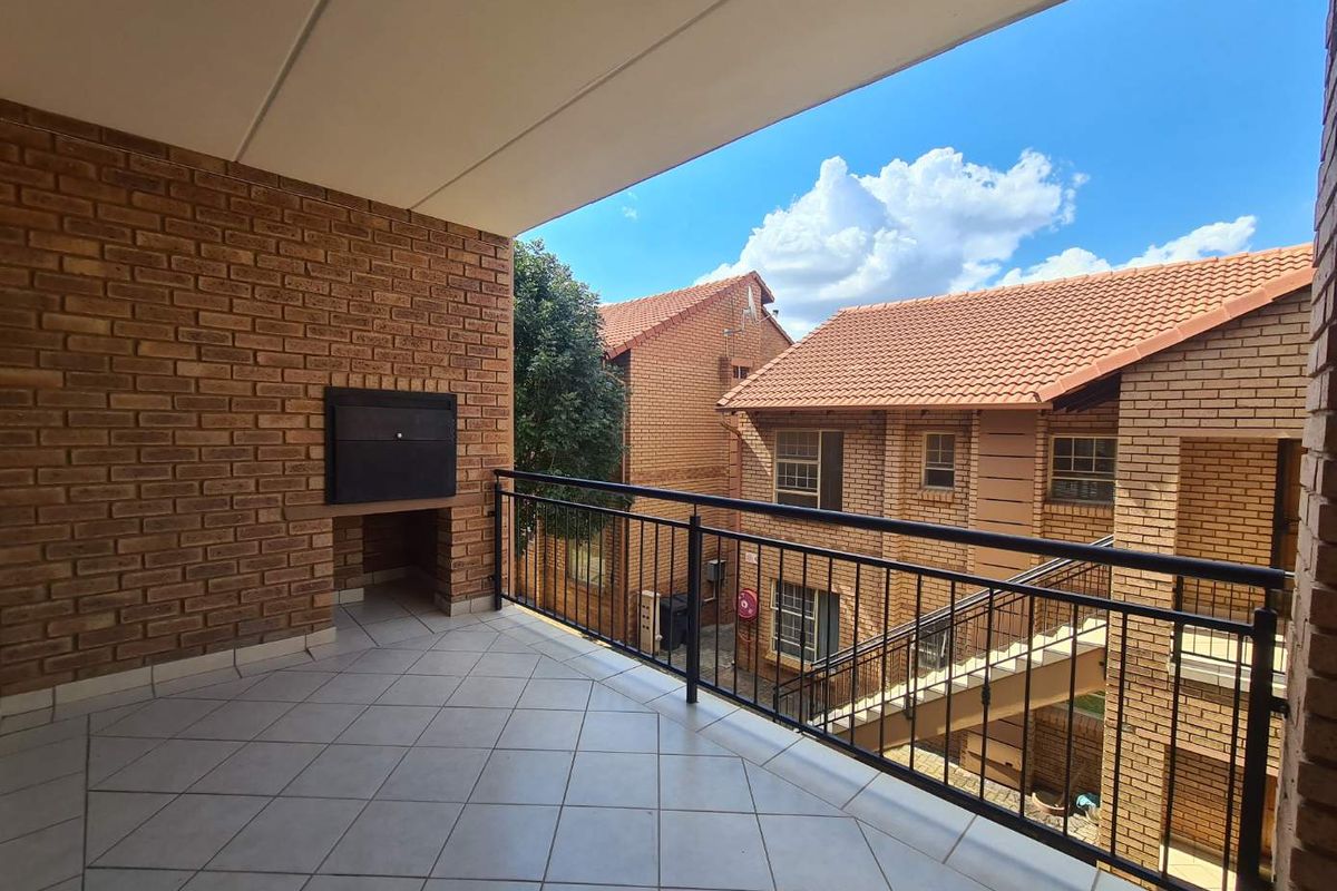 Loadshedding free area - A perfect lock up and go! - Photo 2