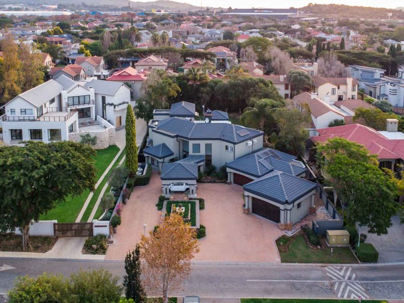 5 Bedroom Luxury Mansion for Sale - Photo 5