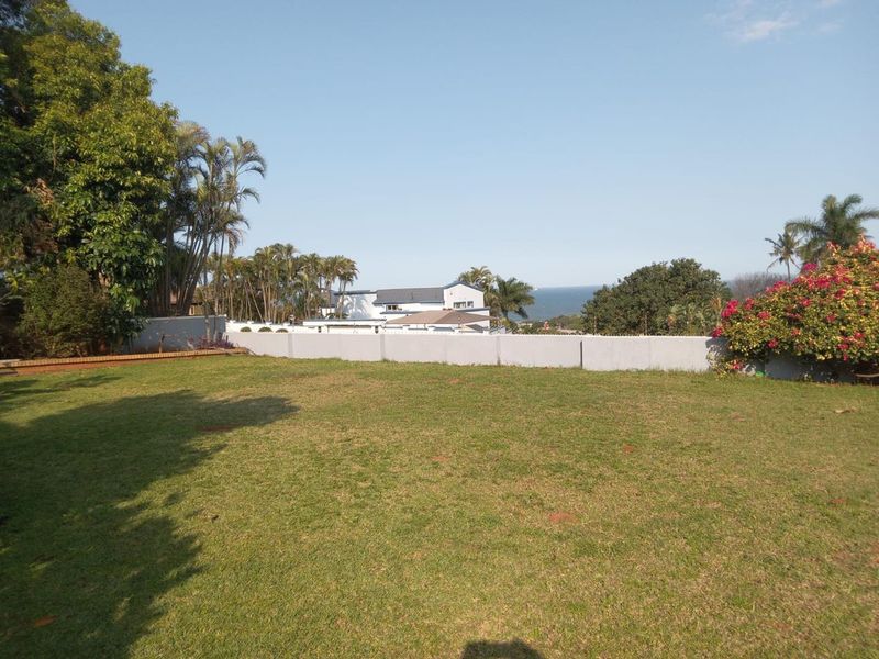Renovator’s dream on large land in prime La Lucia with exceptional sea views - Photo 9