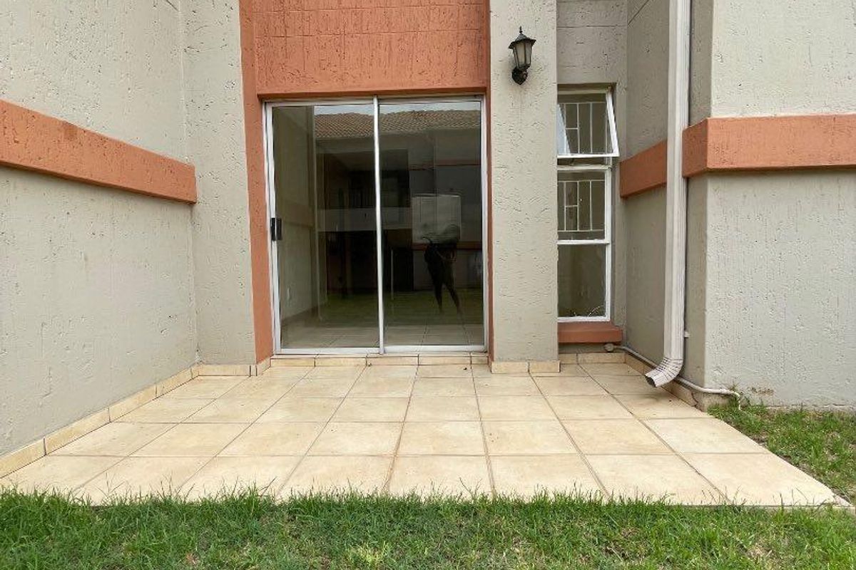 Ground Floor 2-Bedroom Apartment in Ormonde View Estates - Photo 2
