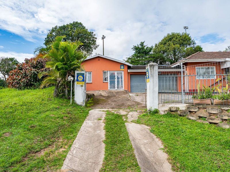 Don't miss out on this spacious, freestanding family home! - Photo 3