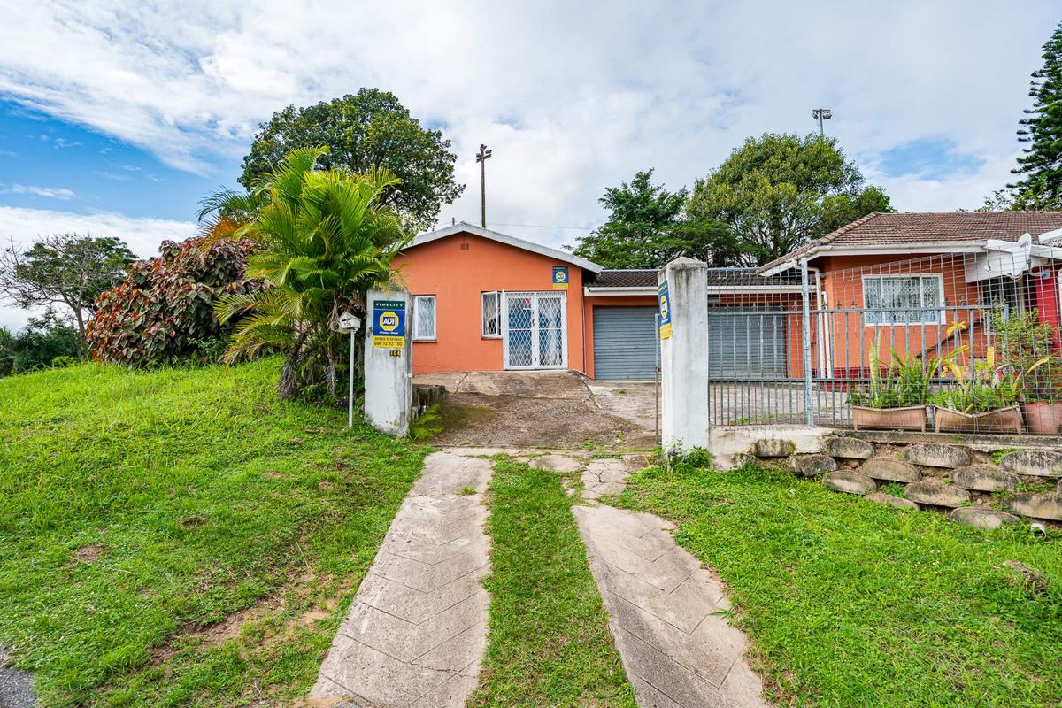 Don't miss out on this spacious, freestanding family home! - Photo 3