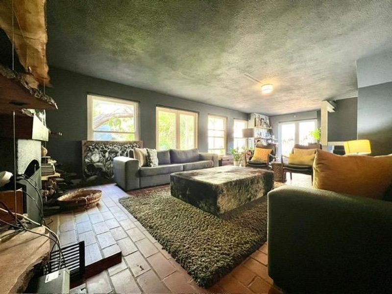 GORGEOUS 3 BEDROOM HOUSE TO RENT IN PARKTOWN NORTH - Photo 2