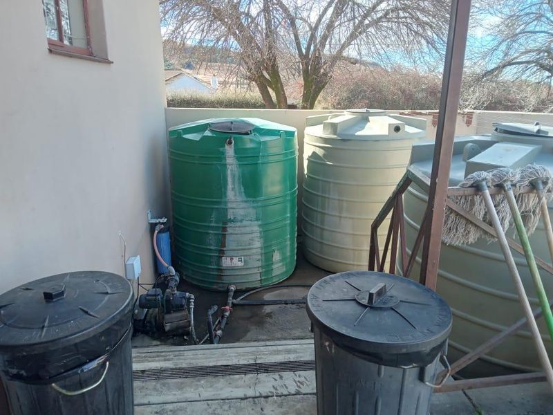 Extensive Multi-Unit Property with Full Facilities – Ideal for Investment or Specialized Use - Photo 9