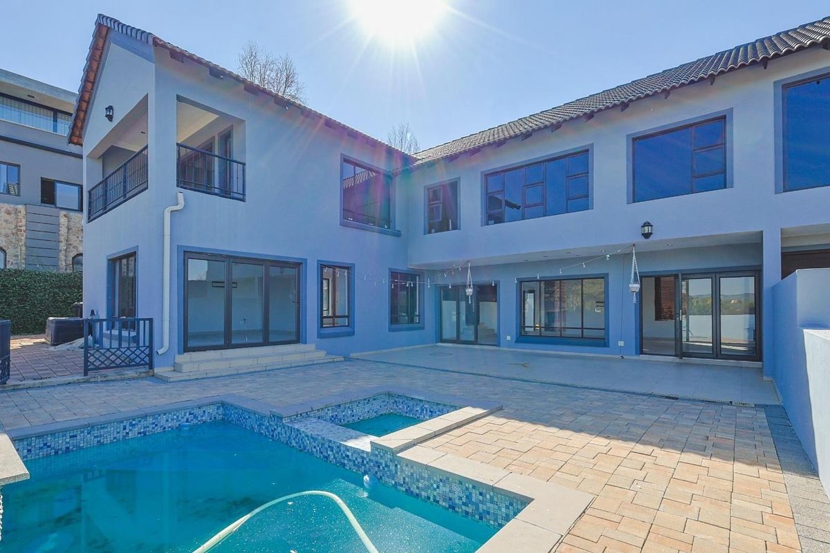 Stunning Family Oasis in Silver Lakes Golf and Wildlife Estate - For Sale - Photo 2