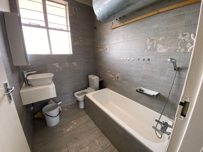 Cozy 2-bedroom spacious apartment for sale in Florida Lake - Photo 9