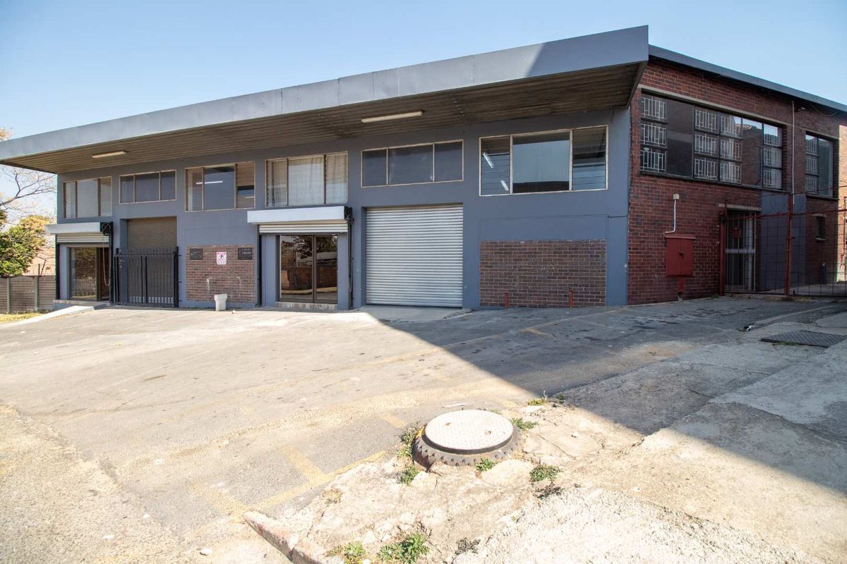 2 Big Mini Factories Plus 2 Flats/Apartments - Photo 2