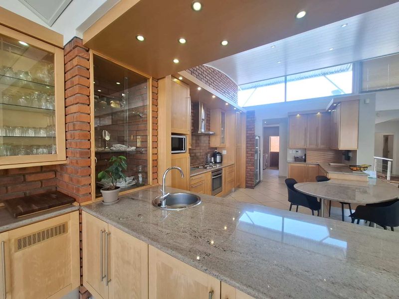 Joint Sole Mandate - Immaculate Auasblick Home - Photo 2