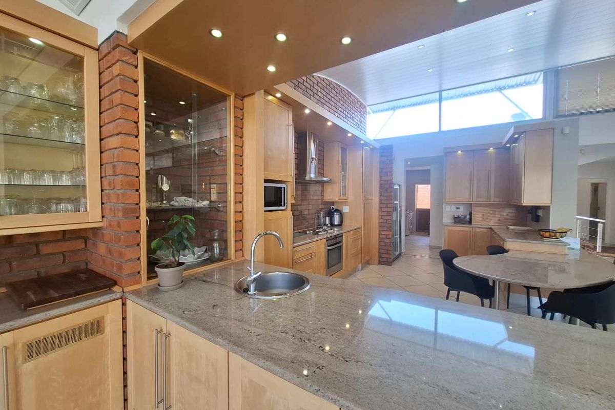 Joint Sole Mandate - Immaculate Auasblick Home - Photo 2