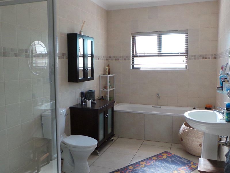 Perfect for the extended family or to earn an extra income. - Photo 7