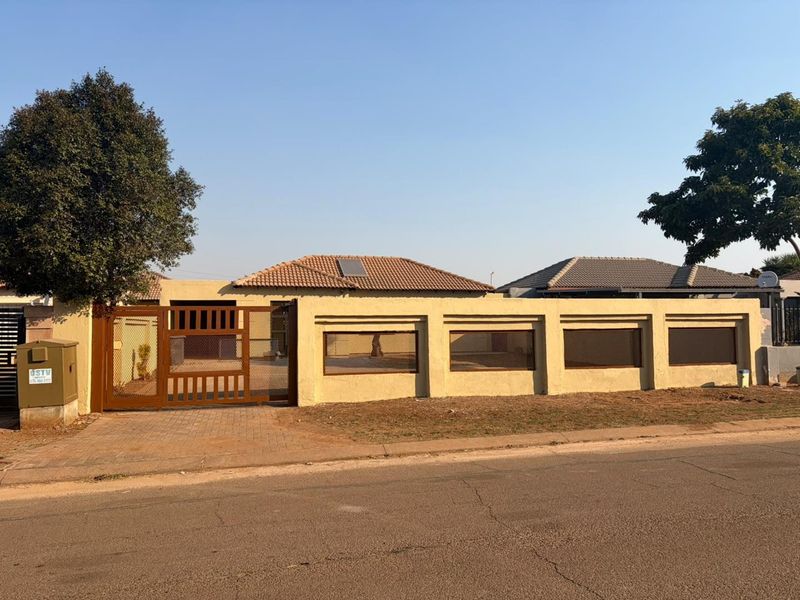 NEW PROPERTY FOR SALE – ROSSLYN EXT 15, PRETORIA NORTH - Photo 4