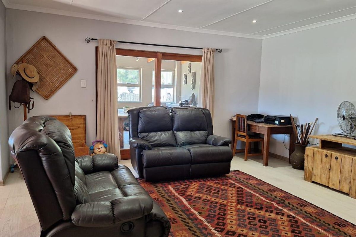 2-Bedroom house and large shed for sale in Askham - Photo 3