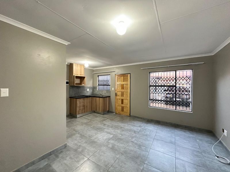 Newly Built Bachelor Unit to Rent – Danville Ext 8 – R4,000 pm - Photo 3