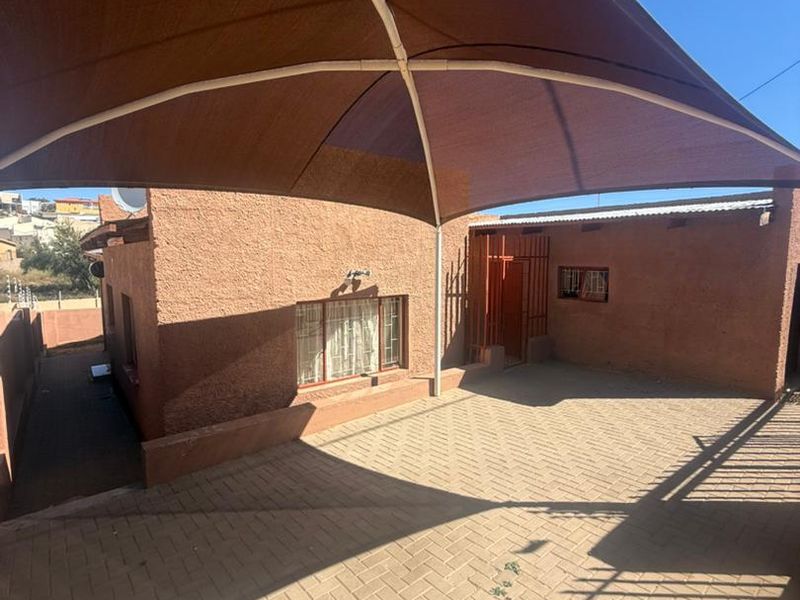 🚨 SOLE & EXCLUSIVE MANDATE | OLD ROCKY CREST 🚨 🏡 4 BEDROOM HOUSE FOR SALE 💰 Selling Price: N$1,650,000 - Photo 2