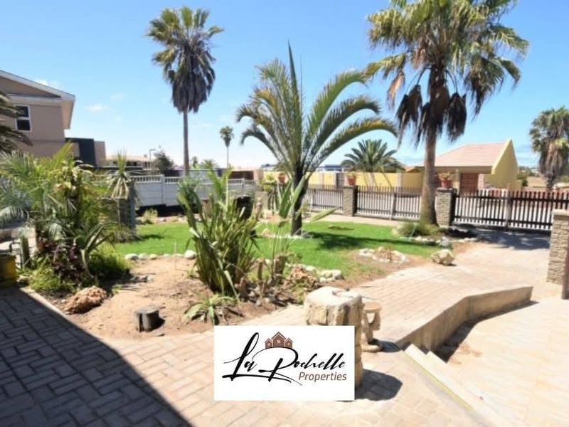 Freestanding Family home for sale - Vineta - Swakopmund - Photo 3