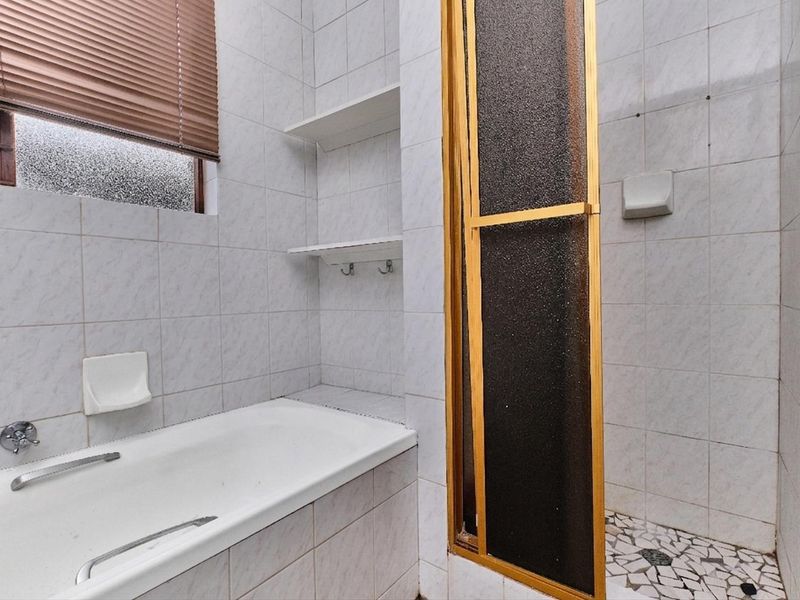 Charming 2-Bedroom Home with Private Garden – Ideal for First-Time Buyers and Investors! - Photo 10