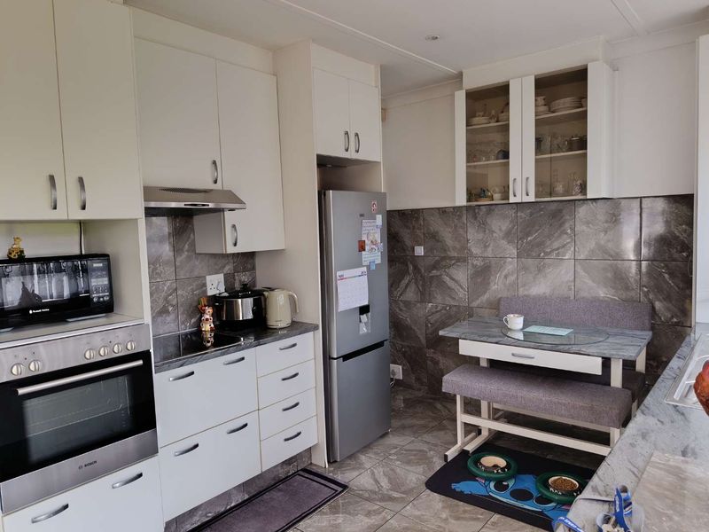 Immaculate Family Home for Sale- Northmead - Photo 6