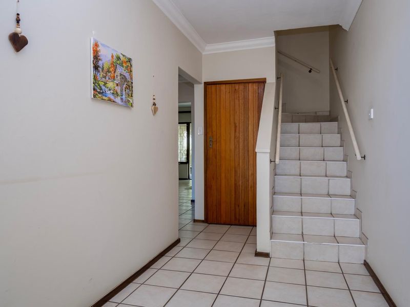 Spacious Townhouse in Ballito - Photo 9