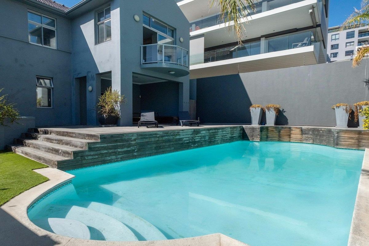 Spacious Family Home & Development Opportunity in Bantry Bay - Photo 2
