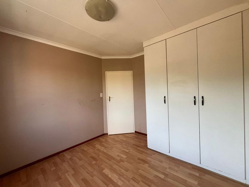 TWO BEDROOM APARTMENT IN HALFWAY GARDENS AVAILABLE. - Photo 8