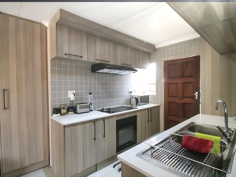 3 Bedroom house for sale in Clayville, Midrand Village Estate - Photo 10