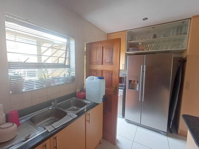 3-Bedroom Duplex in Prime Location - Photo 10