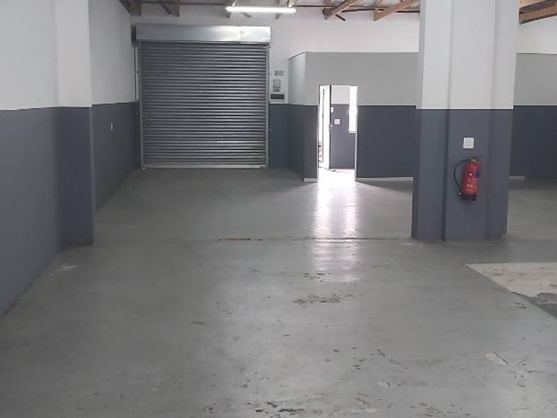 Warehouse/workshop/ storage unit to let in Fairview. - Photo 6