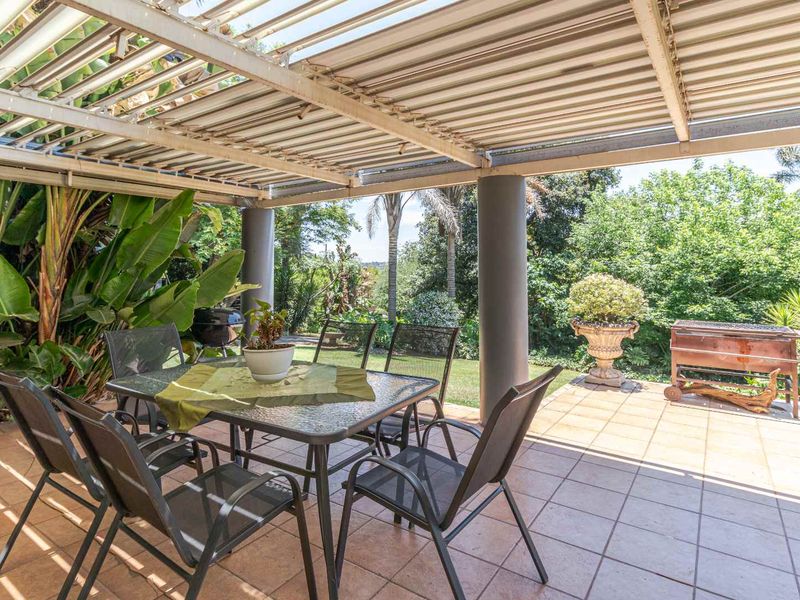 **Stunning Four-Bedroom Home with Lush Garden in Prime Location** - Photo 9