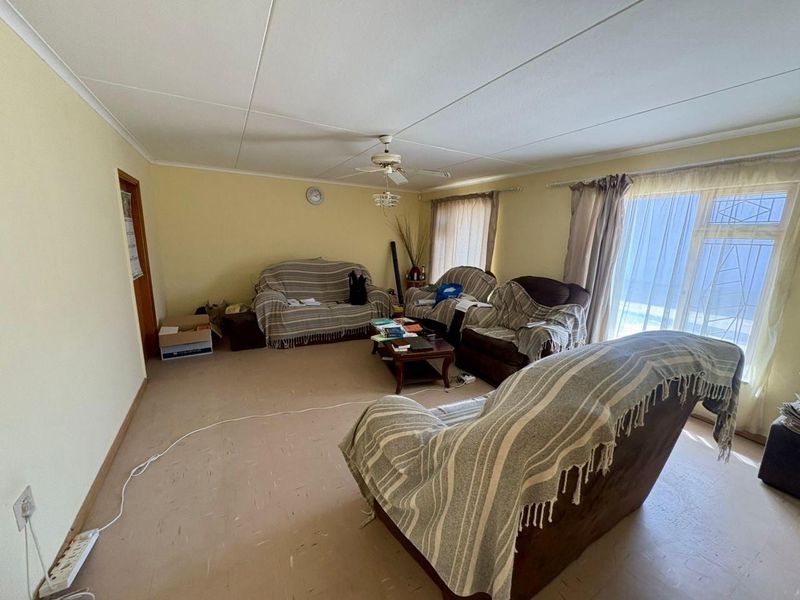 3 Bedrooms House For Sale - Photo 6