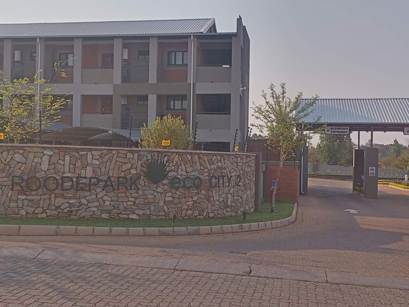 "Secure your Stylish,newly developed 3-Bed apartment in Roodepark Eco City 2" - Photo 7