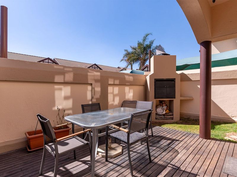 FULL TITLE DUPLEX - Photo 4