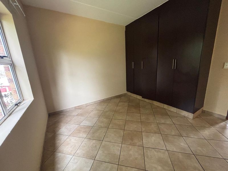 2 Bedroom Apartments for sale in Kempton Park - Photo 5