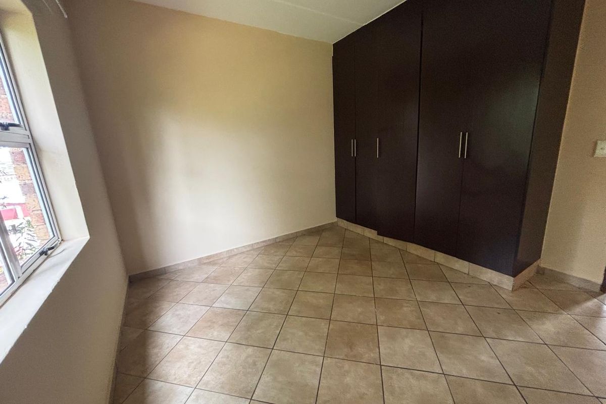 2 Bedroom Apartments for sale in Kempton Park - Photo 5