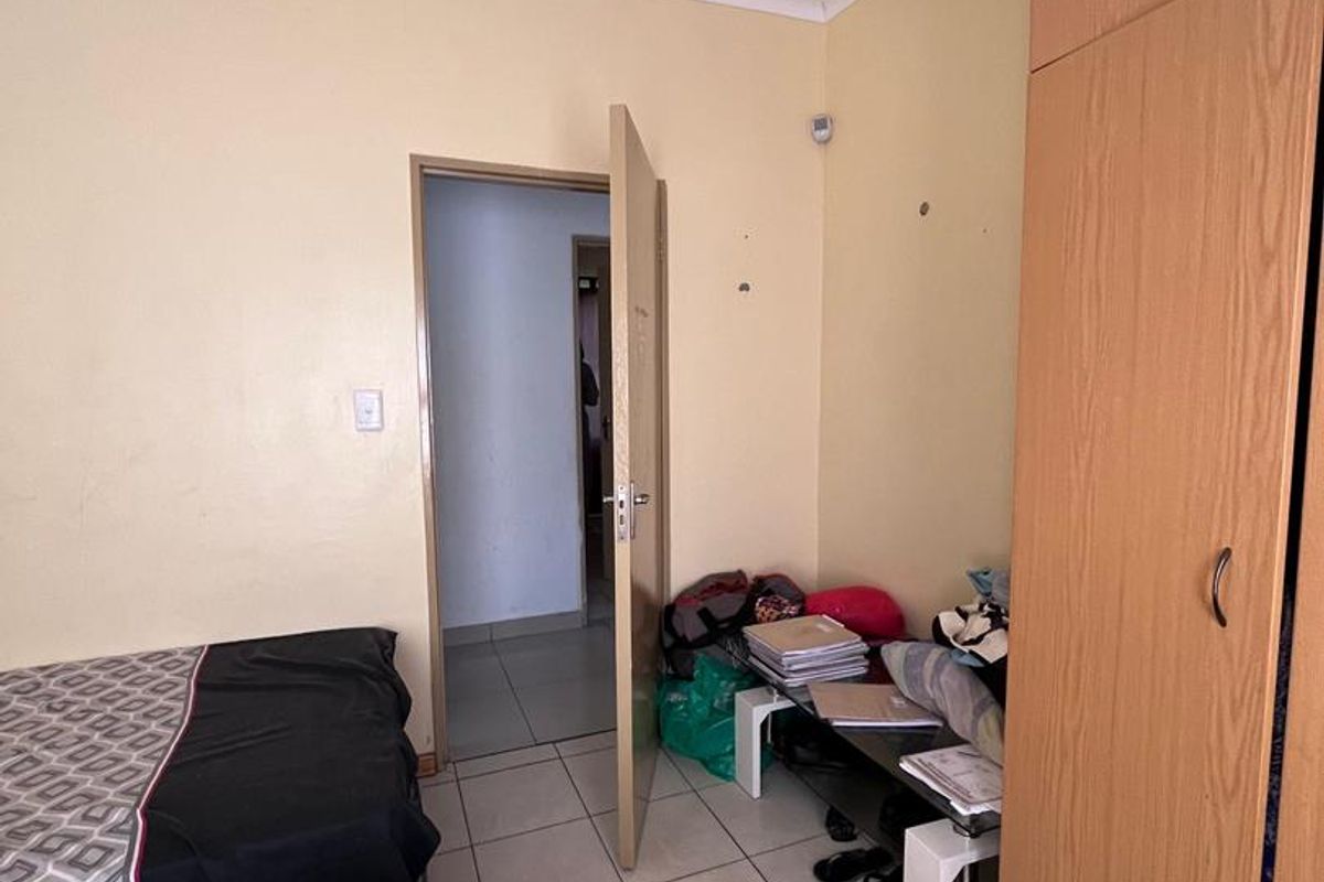 Spacious 5 - Bedroom Family Home in Cimbabsia - Photo 5