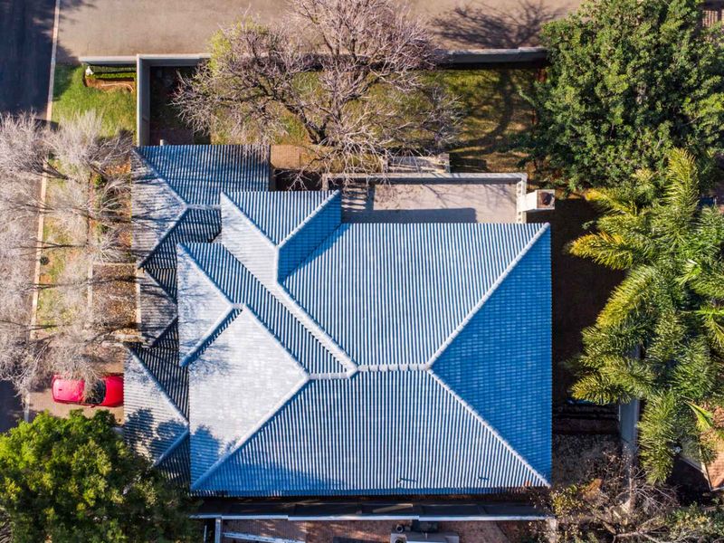 Elegant Family Living with Sophisticated Entertaining in Mooikloof Gardens Estate - Photo 6