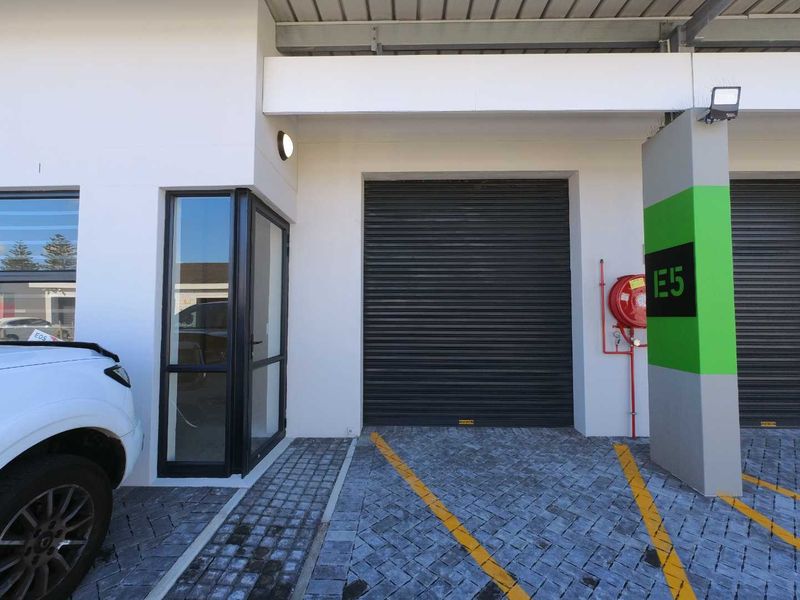 115sqm Warehouse space to let - Montague Gardens - Photo 5