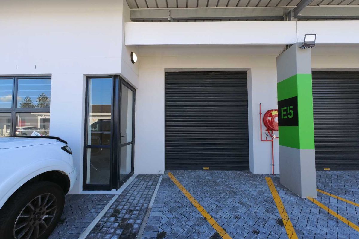 115sqm Warehouse space to let - Montague Gardens - Photo 5