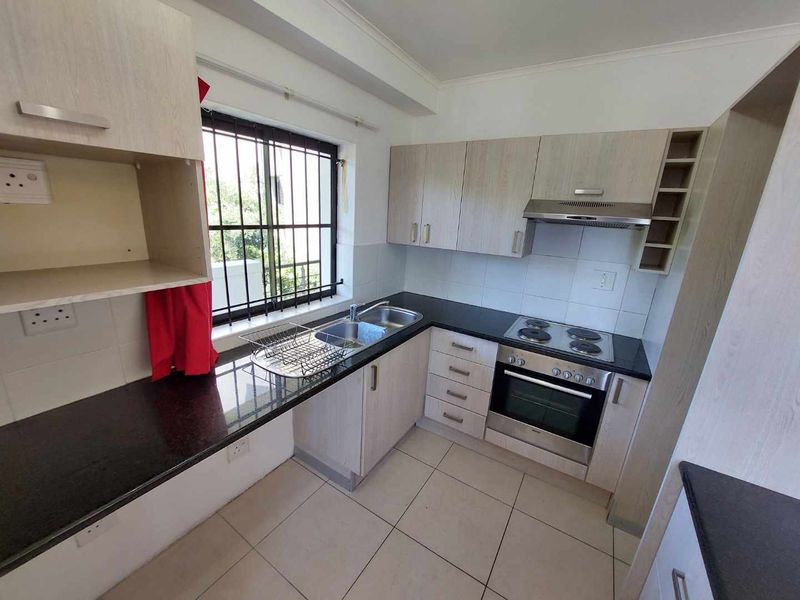 Unfurnished Two-Bedroom Apartment To Rent in Rondebosch - Photo 6