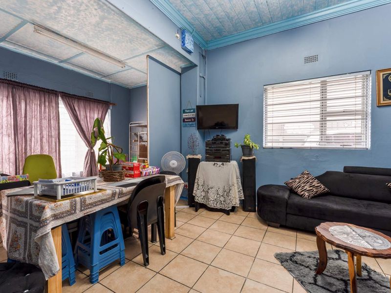 Welcome Home to Wynberg Upper: Space, Security & Endless Possibilities - Photo 5