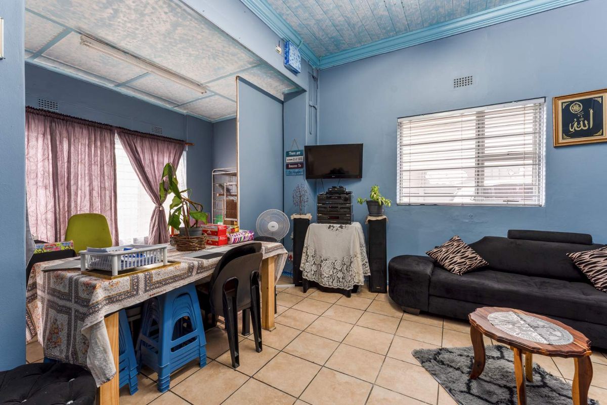 Welcome Home to Wynberg Upper: Space, Security & Endless Possibilities - Photo 5