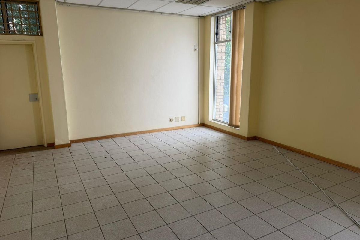 💥 PREMIUM COMMERCIAL PROPERTY FOR SALE – WINDHOEK CBD 🏢 - Photo 3