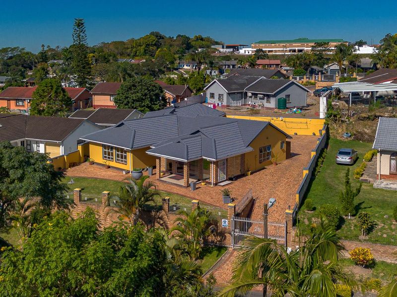 Spacious 4-Bedroom Home with Modern Comforts & Serene Green Views - Photo 1