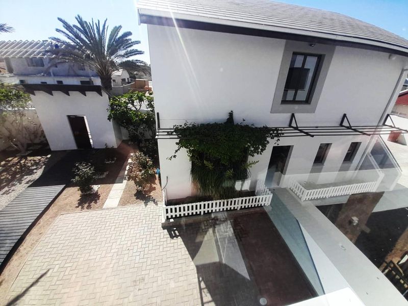 DUNEVIEW MANSION IN PERFECT AREA WITH UNINTERUPTED DUNEVIEWS!! - Photo 4