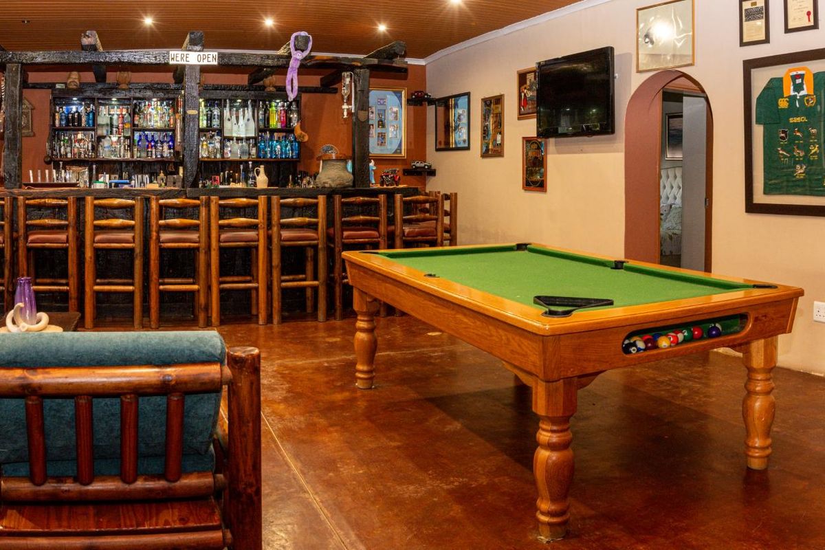 FOR SALE- BEAUTIFUL SMALL HOLDING IN BRAKWATER, WINDHOEK, NAMIBIA.(HAS GREAT POTENTIAL TO APPLY FOR B&B AND DAY TO DAY ACCOMMODATION) - Photo 3