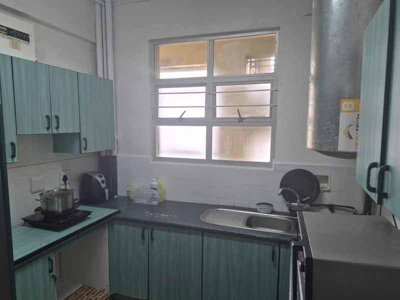 Luxurious 2.5 Bedroom Apartment on Durban's Golden Mile R 1 300 000 - Photo 8