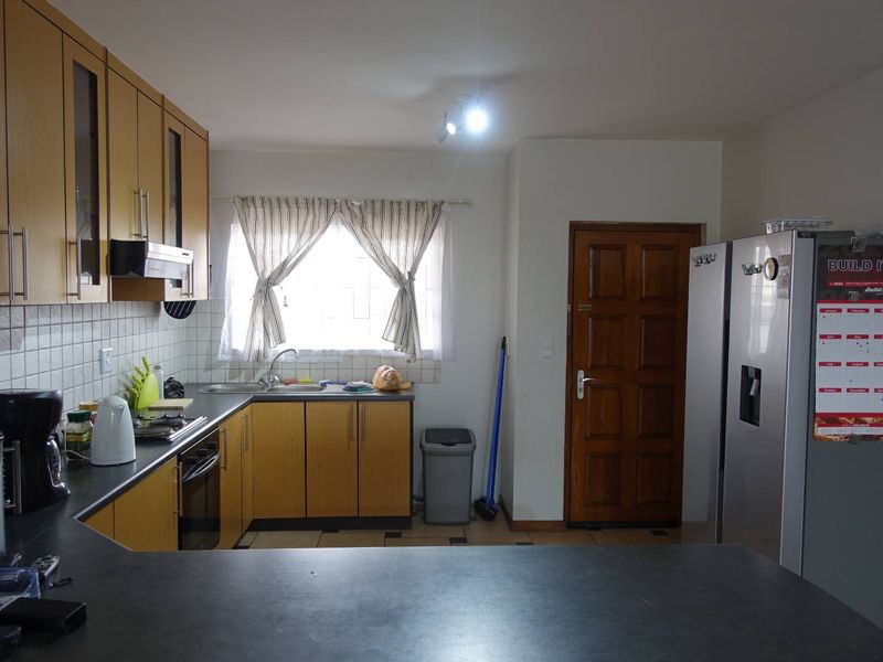 SPACIOUS APARTMENT WITH LARGE BALCONY - Photo 3