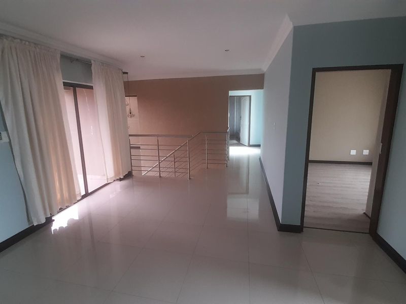 Birdwood Estate: A Modern Sanctuary - Photo 7