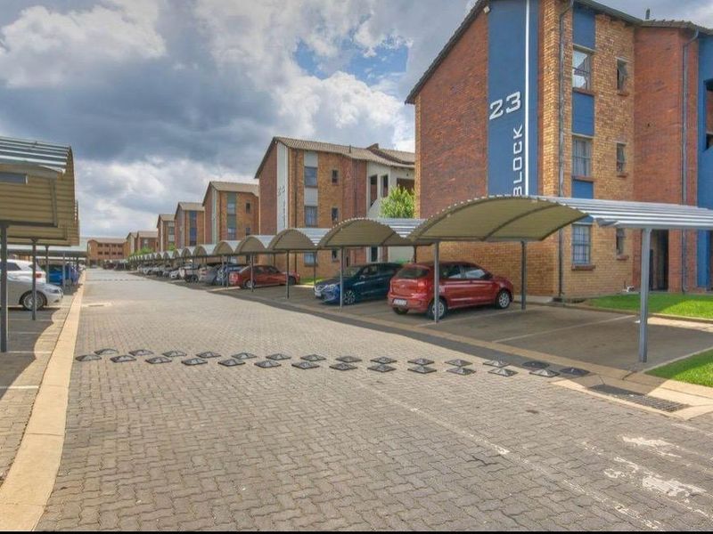 Ground floor 2 Bedroom - Photo 2